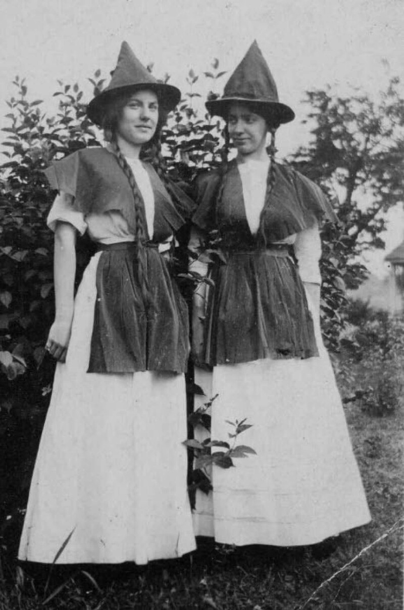 Vintage halloween shop dresses